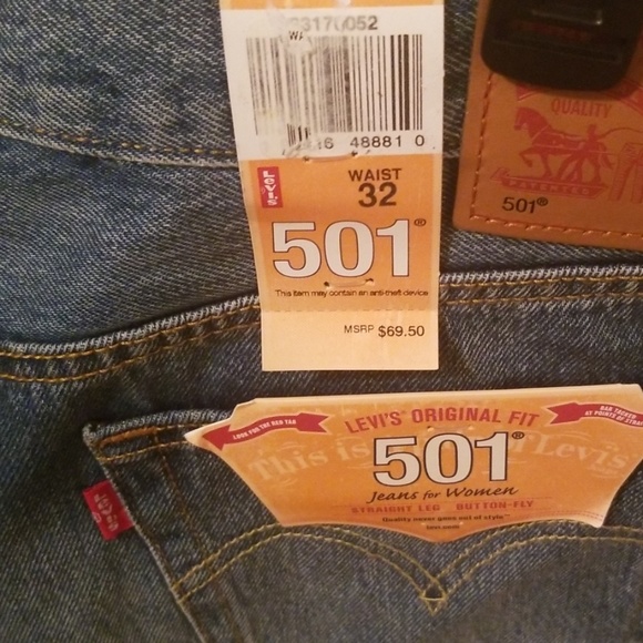 Levi denim shorts 501 original fit - Picture 4 of 6